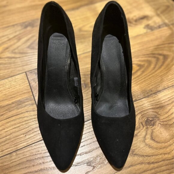 Black high heels - Picture 2 of 3